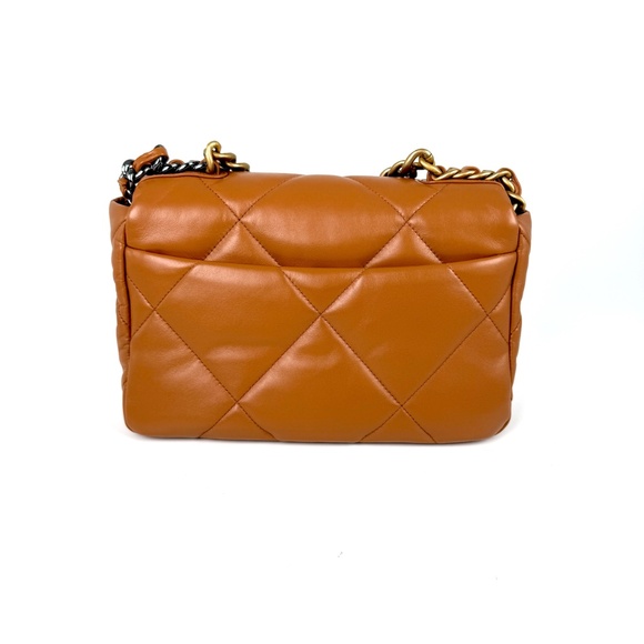 CHANEL 19 2021 Medium Carmel Brown Lambskin Gold Hardware Flap Bag - Picture 6 of 14